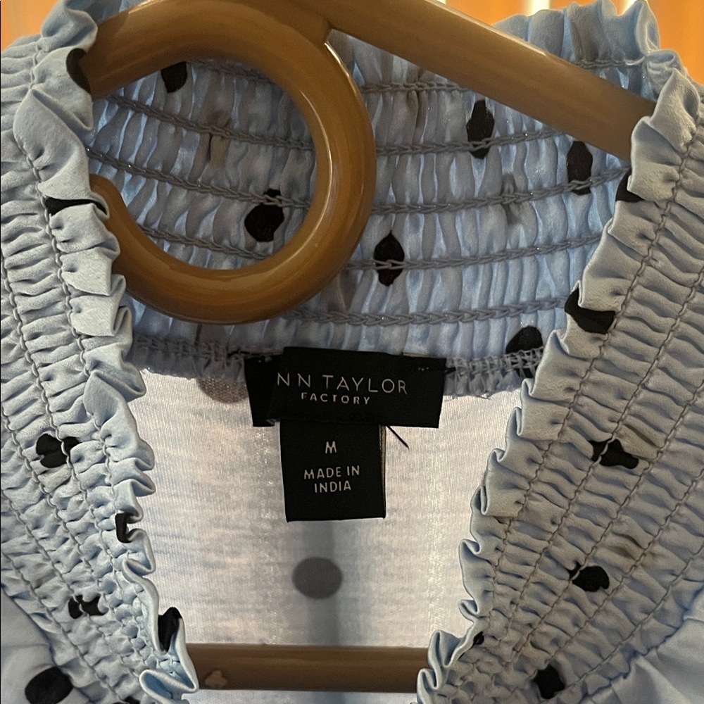 Ann Taylor Blue Polka Dot Sleeveless Top Size M - Picture 4 of 4